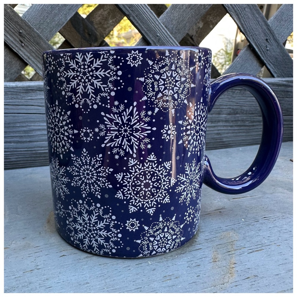 Chic & Tonic Blue Snowflake Mug